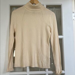 St. John turtleneck Sweater